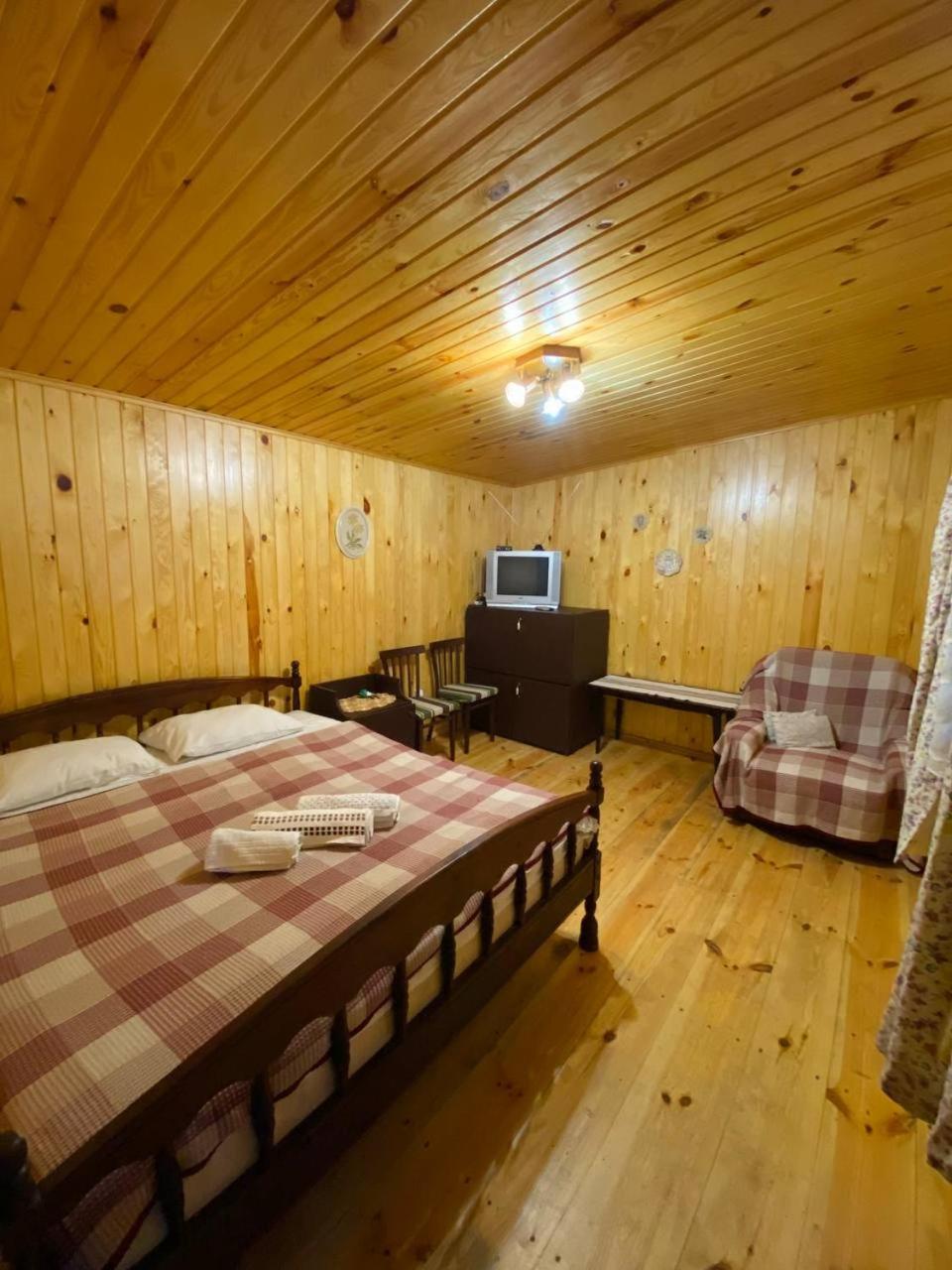 Садиба Орисин Явір Orysyn Yavir Guest House Svitjaz Eksteriør bilde